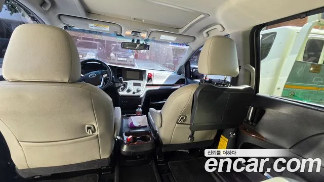 Toyota Sienna 2015 thumb 7