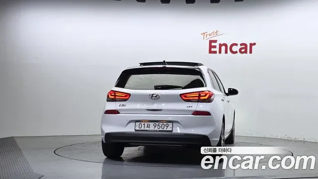 Hyundai i30 2017 thumb 4