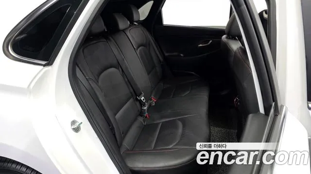 Hyundai i30 2017 thumb 12