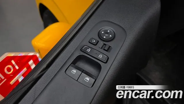 Hyundai Staria 2023 thumb 12