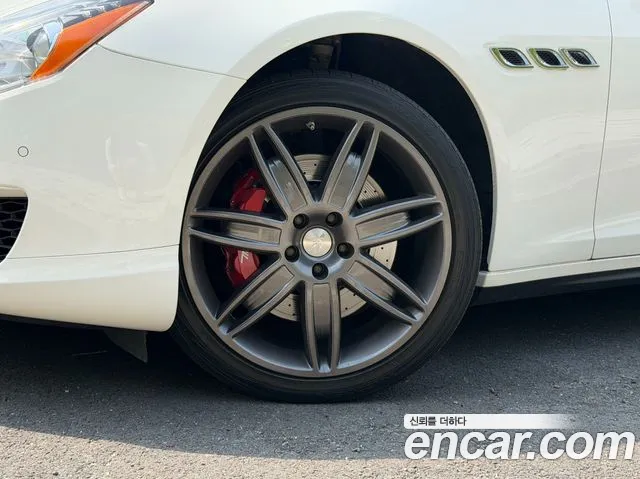 Maserati Quattroporte 2014 thumb 5