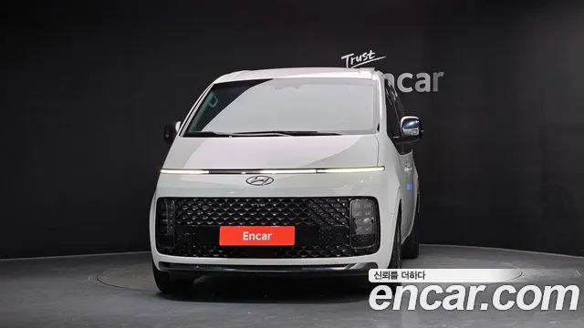 Hyundai Staria 2024 thumb 3