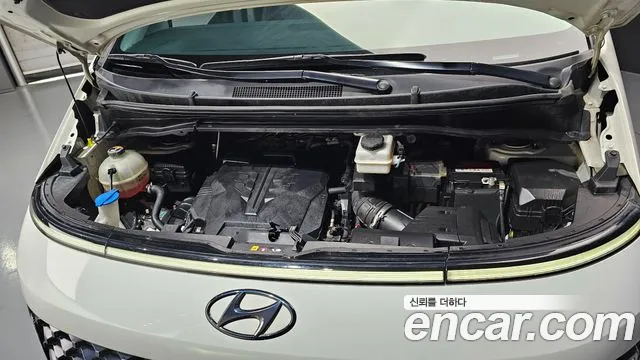 Hyundai Staria 2024 thumb 6