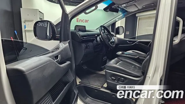 Hyundai Staria 2024 thumb 10
