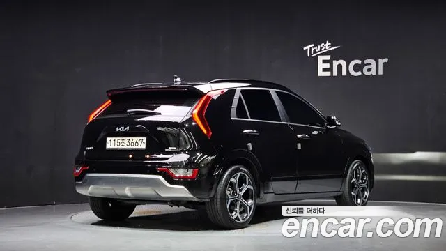 Kia Niro 2023 thumb 2