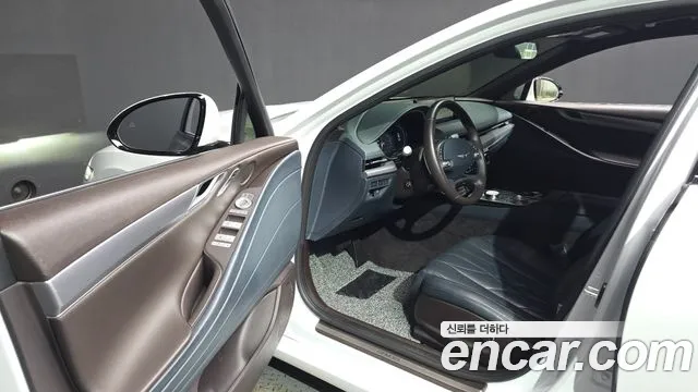 Genesis G80 2022 thumb 10