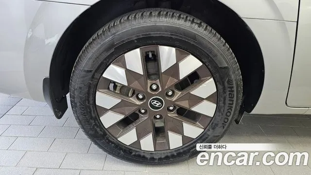 Hyundai Staria 2021 thumb 5
