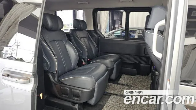 Hyundai Staria 2021 thumb 12