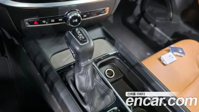 Volvo V60 2019 thumb 8