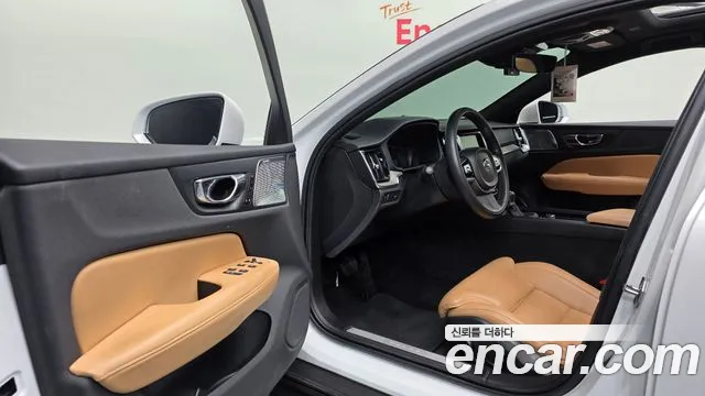 Volvo V60 2019 thumb 9