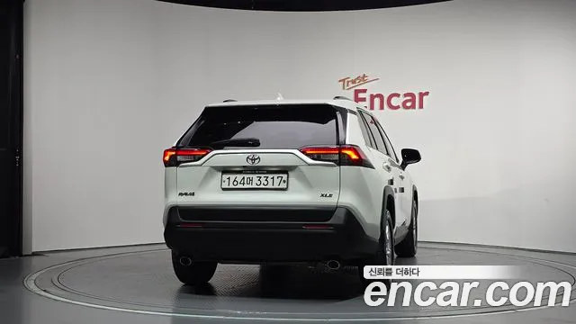 Toyota RAV4 2019 thumb 4