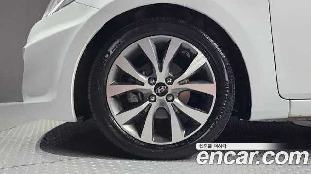 Hyundai Accent 2015 thumb 5
