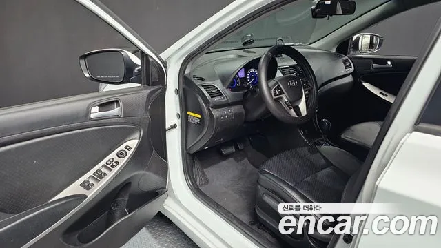 Hyundai Accent 2015 thumb 10