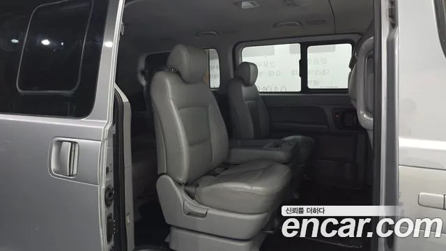 Hyundai Starex 2015 thumb 12