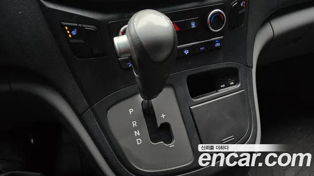 Hyundai Starex 2016 thumb 9