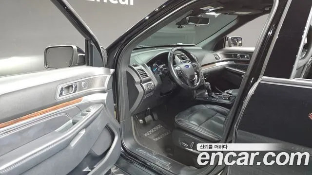 Ford Explorer 2018 thumb 10