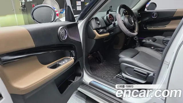 MINI Countryman 2019 thumb 10