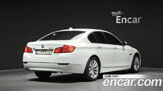BMW 5-Series 2016 thumb 2
