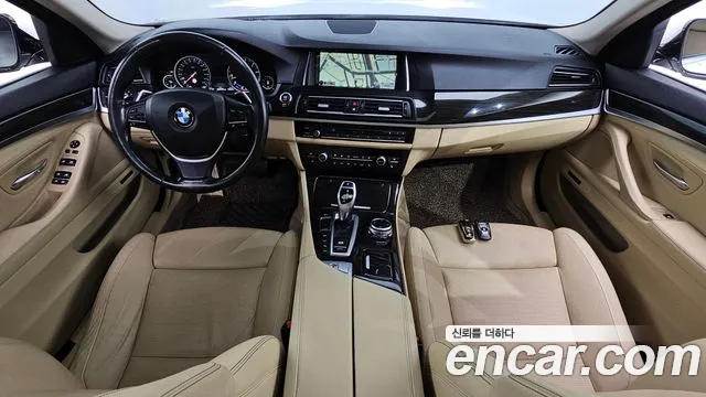 BMW 5-Series 2016 thumb 7