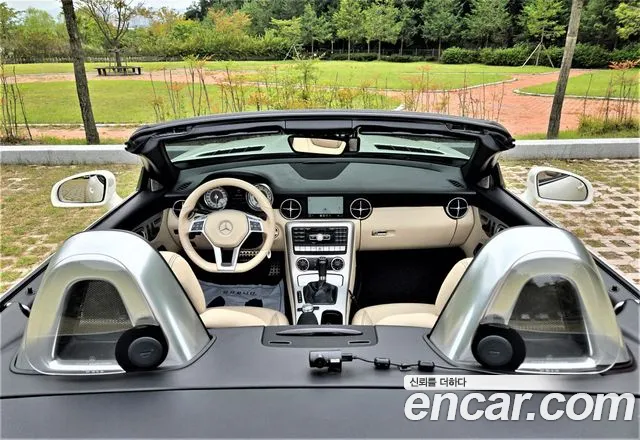 Mercedes-Benz SLK-Class 2011 thumb 8