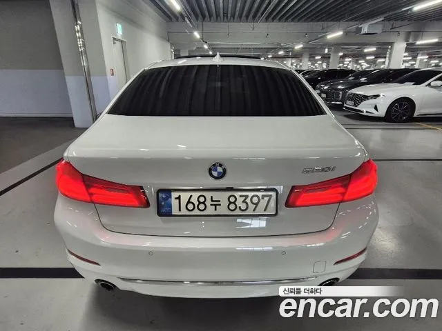 BMW 5-Series 2020 thumb 7