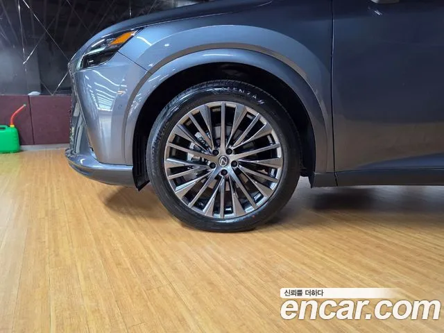 Lexus RX 2025 thumb 5