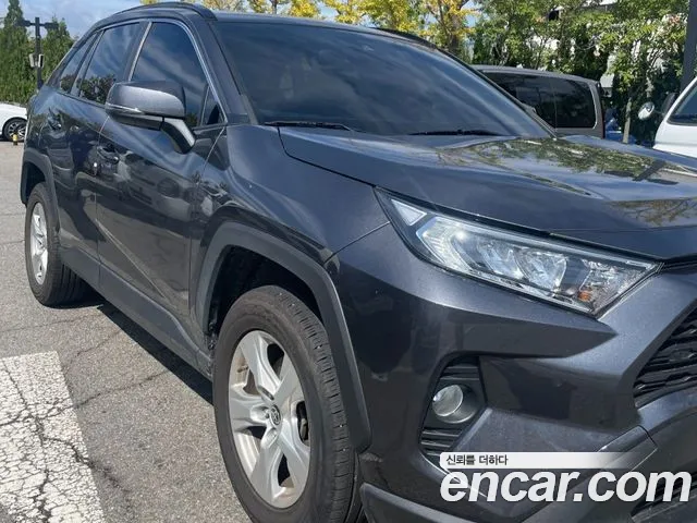Toyota RAV4 2021 thumb 3