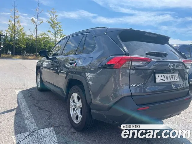 Toyota RAV4 2021 thumb 4