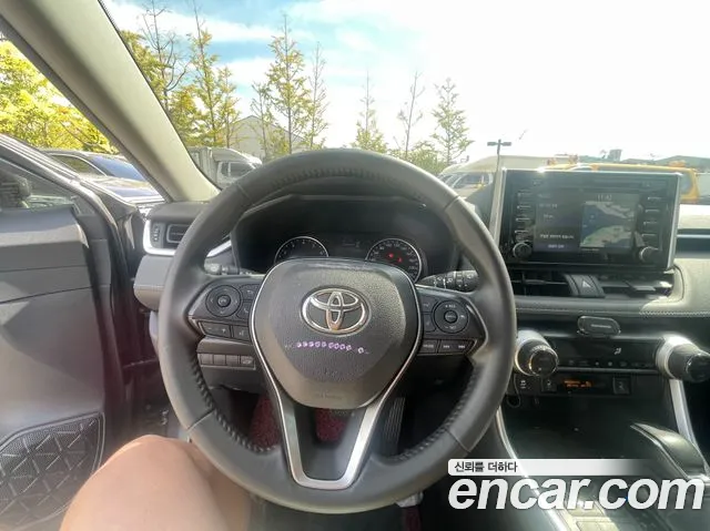 Toyota RAV4 2021 thumb 10