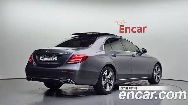 Mercedes-Benz E-Класс 2017 thumb 2