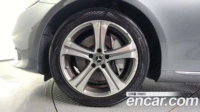 Mercedes-Benz E-Класс 2017 thumb 5