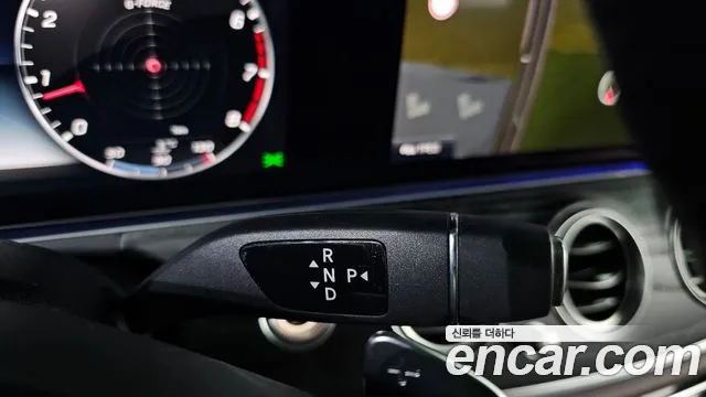 Mercedes-Benz E-Класс 2017 thumb 9