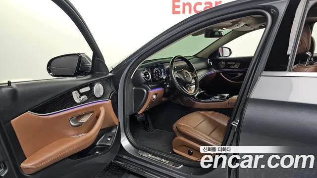 Mercedes-Benz E-Класс 2017 thumb 10