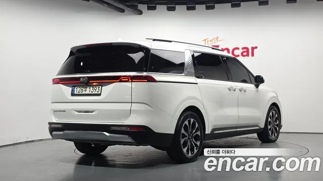 Kia Carnival 2021 thumb 2