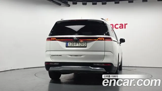Kia Carnival 2021 thumb 4