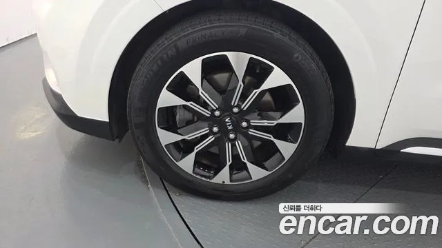 Kia Carnival 2021 thumb 5