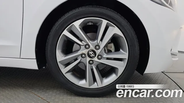Hyundai Avante 2018 thumb 4