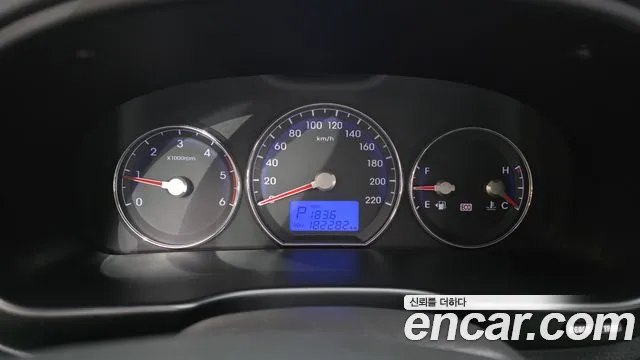 Hyundai Santa Fe 2011 thumb 8