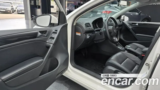 Volkswagen Golf Sportsvan 2010 thumb 10
