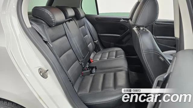 Volkswagen Golf Sportsvan 2010 thumb 11