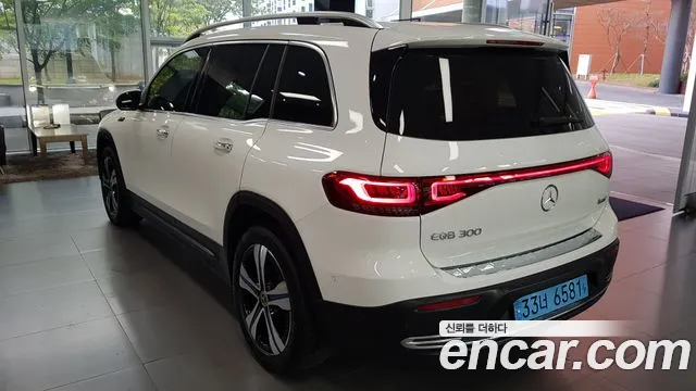 Mercedes-Benz EQB 2022 thumb 2