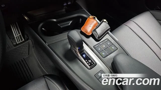 Lexus UX 2025 thumb 8