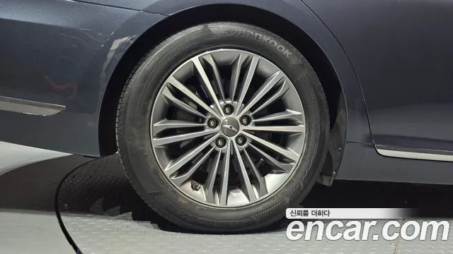 Genesis G90 2016 thumb 5