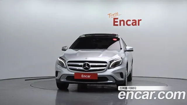 Mercedes-Benz GLA 2016 thumb 3