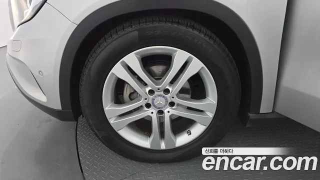 Mercedes-Benz GLA 2016 thumb 5