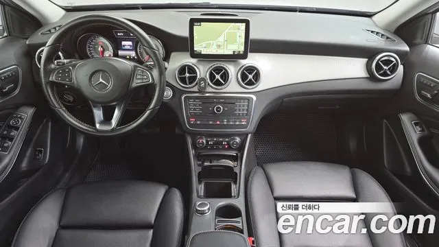 Mercedes-Benz GLA 2016 thumb 7
