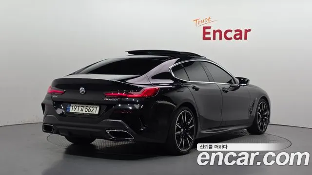 BMW 8-Series 2022 thumb 2