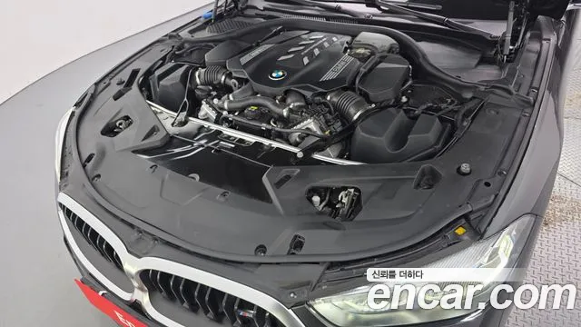 BMW 8-Series 2022 thumb 6