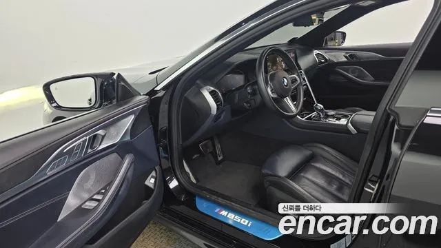 BMW 8-Series 2022 thumb 10