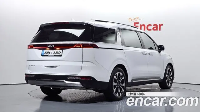 Kia Carnival 2023 thumb 2